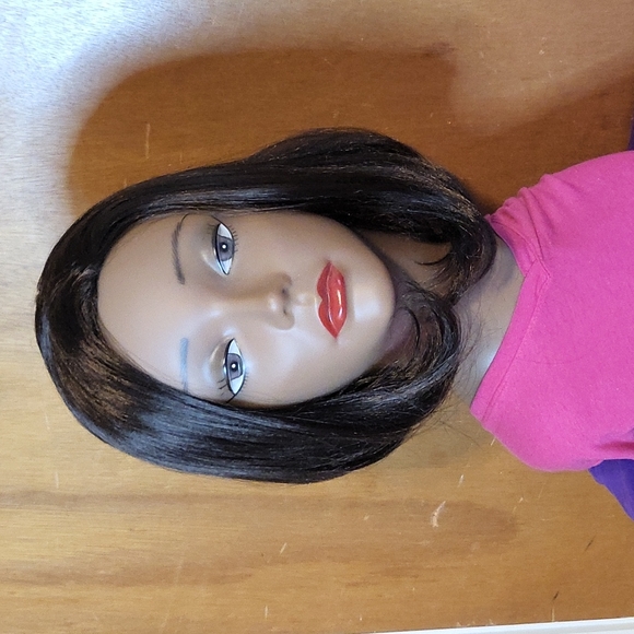 Short Brown Bob Wig - Picture 3 of 5